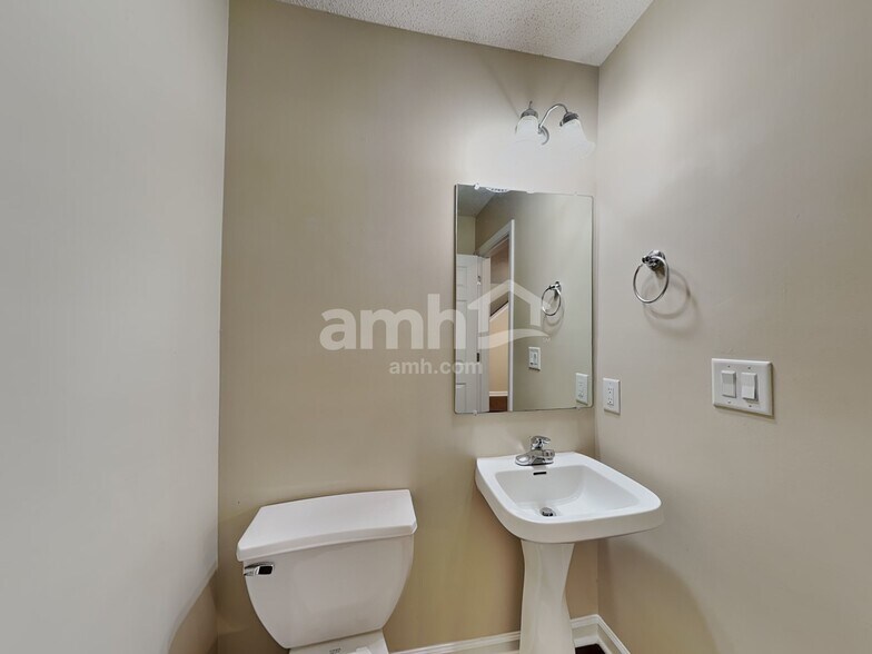 Building Photo - 3646 Sunset Hollow Dr