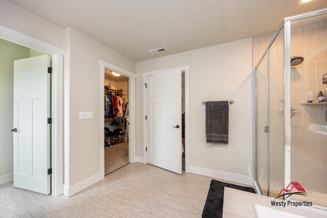 Building Photo - 20948 NE Wistful Vista Dr