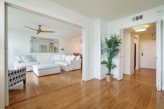 Building Photo - 2121 N Ocean Blvd