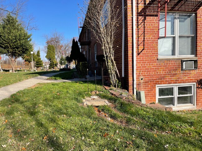 3380 Amboy Rd - 3380 Amboy Rd Staten Island NY 10306 | Apartment Finder