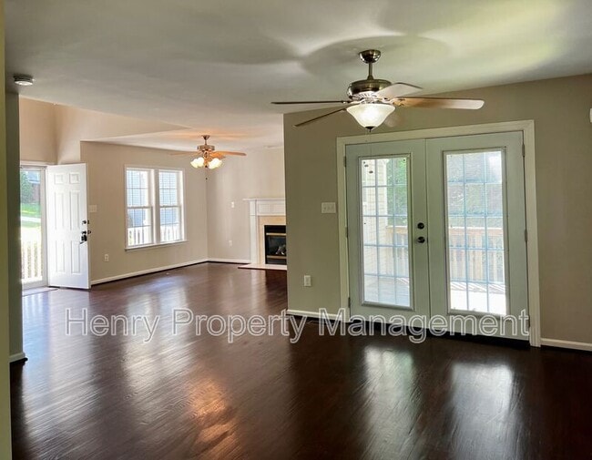 Building Photo - 104 Back Woods Cir