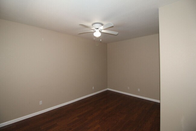 Building Photo - Cute Two-Story Home With Pool & RV Parking