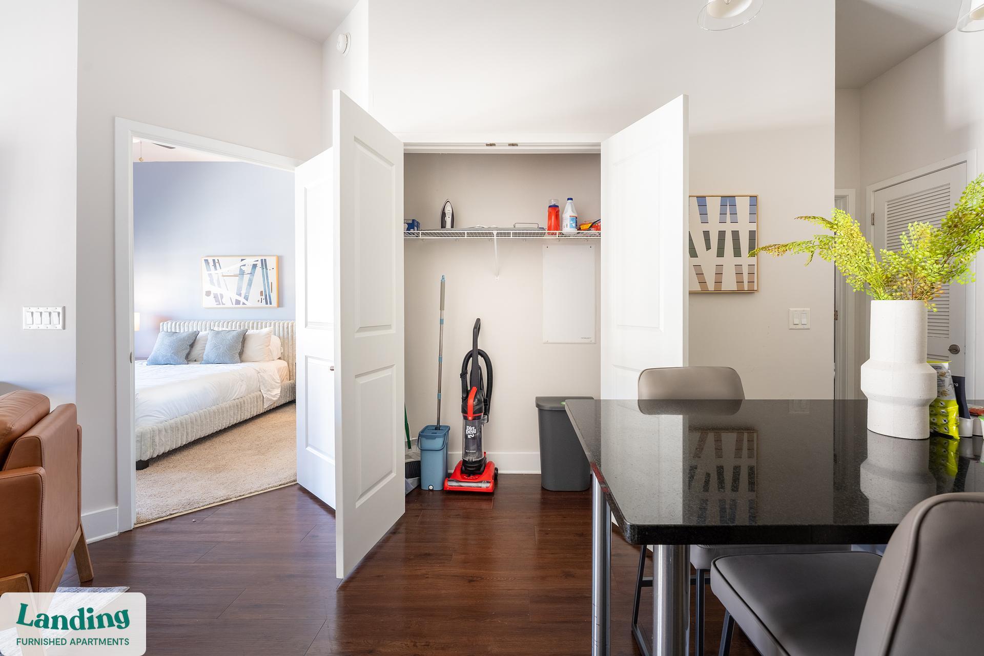 Building Photo - 480 N Orange Ave