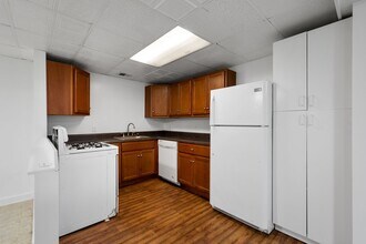 Building Photo - 230-228 Universal Rd