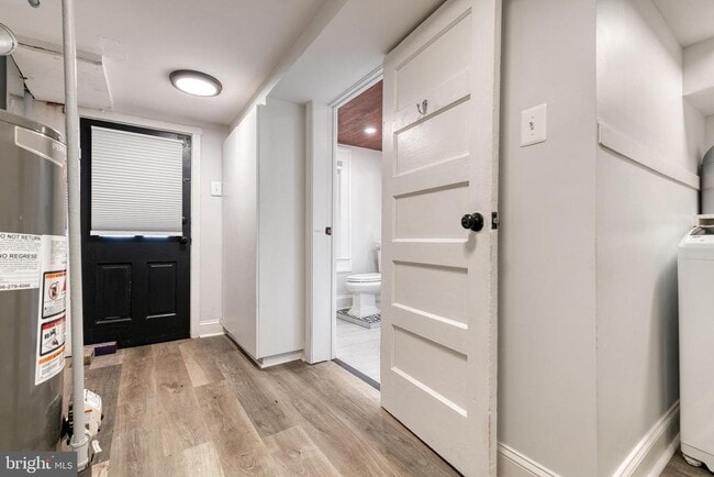 Building Photo - 860 W 33rd St