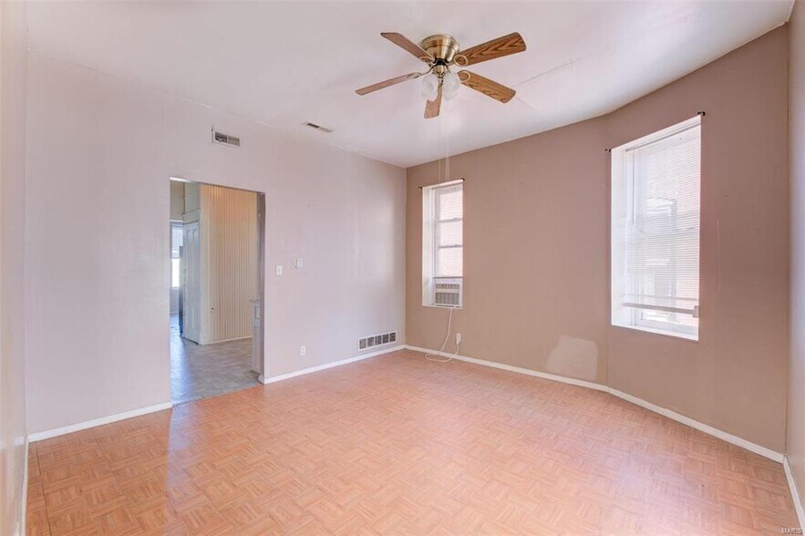 Building Photo - 4427 Athlone Ave