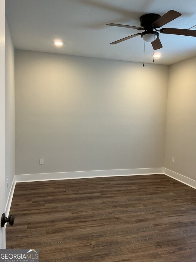 Building Photo - 1005 Autumns Wood Cir E