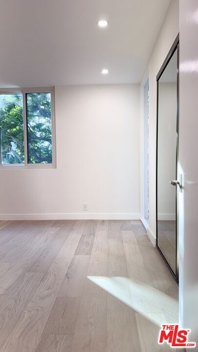 Building Photo - 414 N Palm Dr