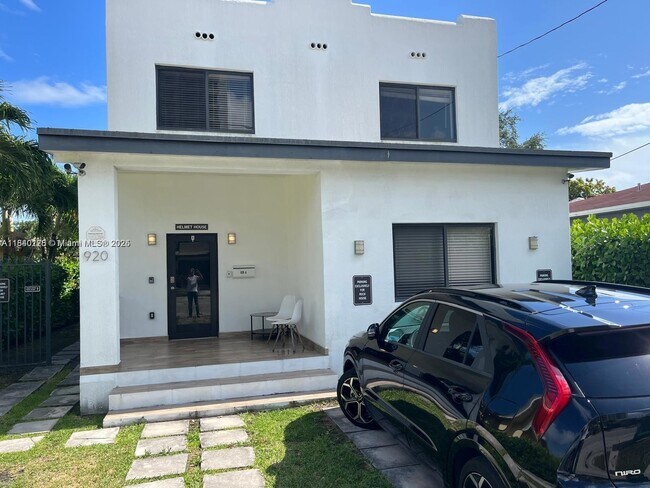 Primary Photo - 920 SW 9th St