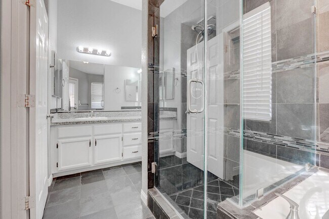 Building Photo - 2205 Riderwood Ave