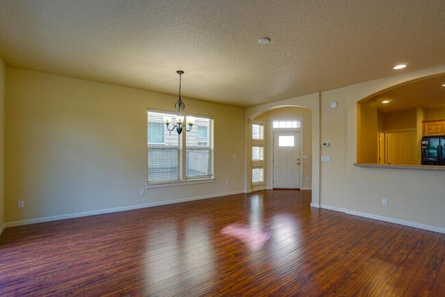 Building Photo - BEAUTIFUL THREE BEDROOM HOME IN FELIDA