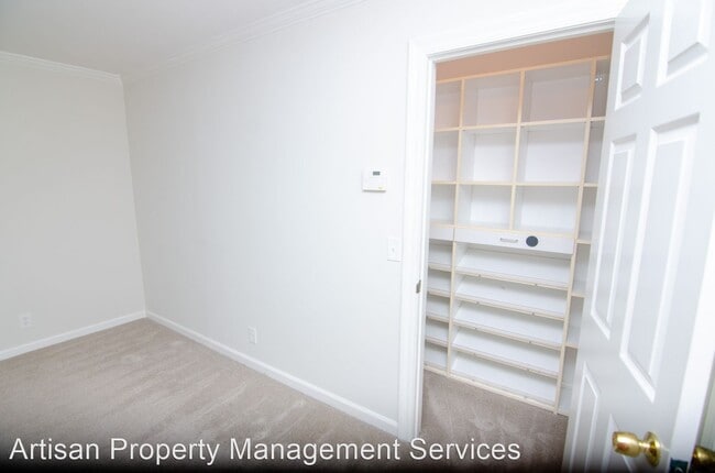Building Photo - 2 br, 2.5 bath House - 221 Westchase Dr