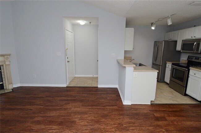 Building Photo - 10263 Gandy Blvd N