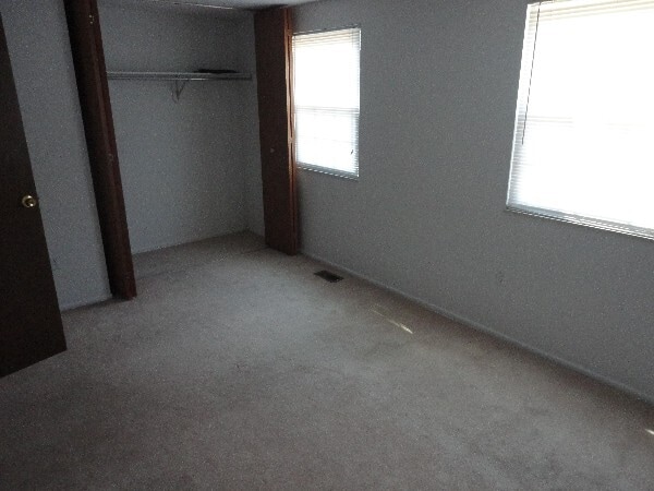 Master Bedroom & Closet - 321 Laporte Ct