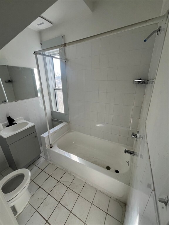 Building Photo - 40 Garnet St