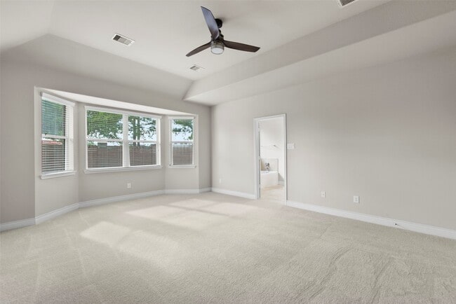 Building Photo - 5619 S Denham Ridge Ln