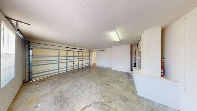 Building Photo - 4BR/4BA - POOL HOME     Calabay Park at To...