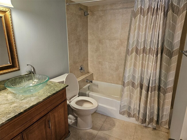 Building Photo - 669 W Oakland Park Blvd