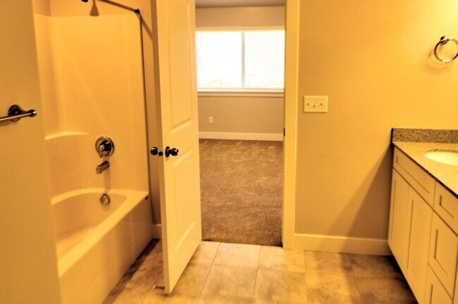 Building Photo - 16347 S Piston Ln