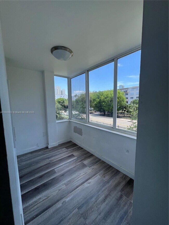 Building Photo - 250 180th Dr