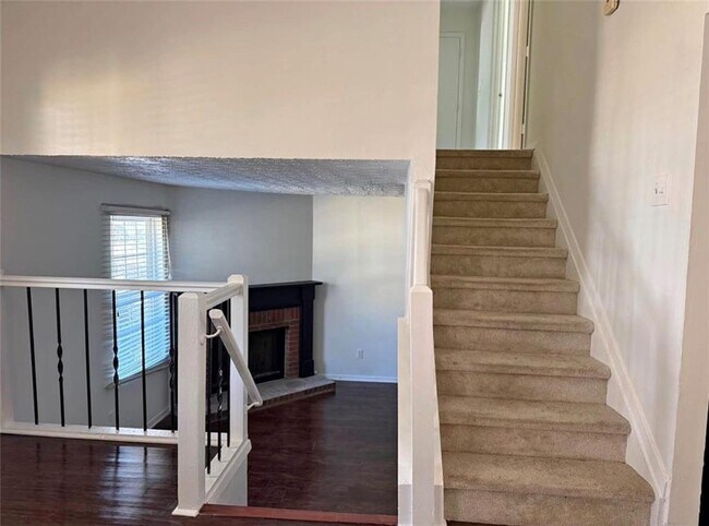 Building Photo - 170 Arborfield Way