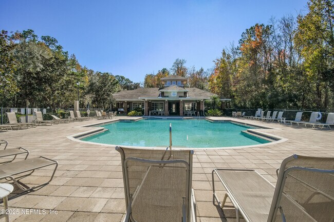 Building Photo - 8424 THORNBUSH Ct