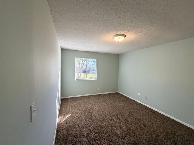 Building Photo - Check Out This 2BD/1B Apartment in Hahira