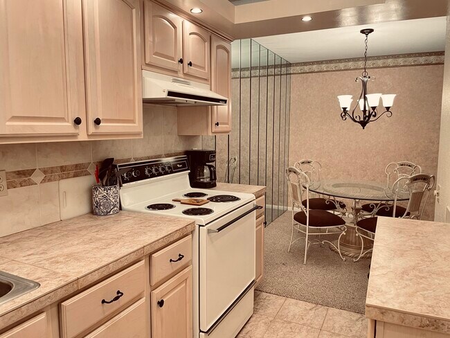 Building Photo - 2812 N Auburn Ct