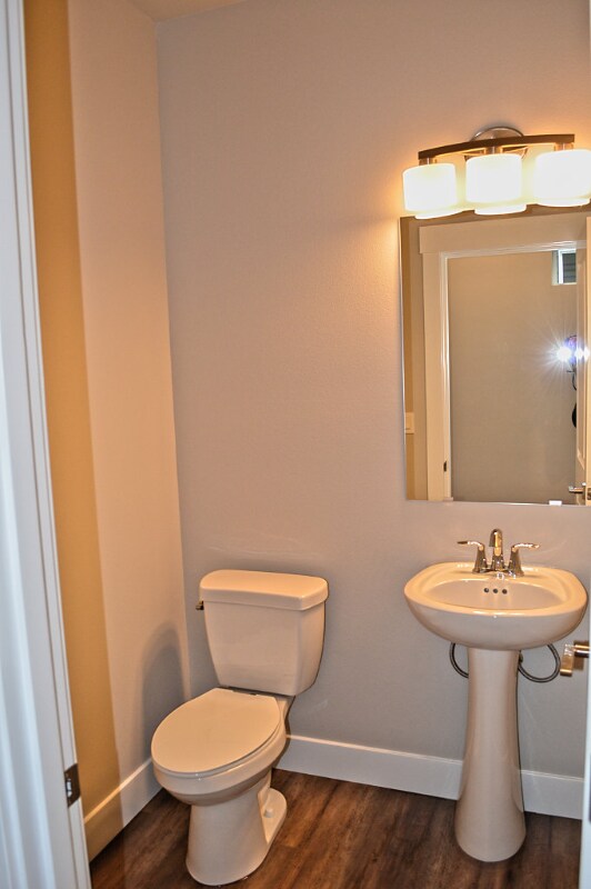 Building Photo - 6911 Lennon Ln NE