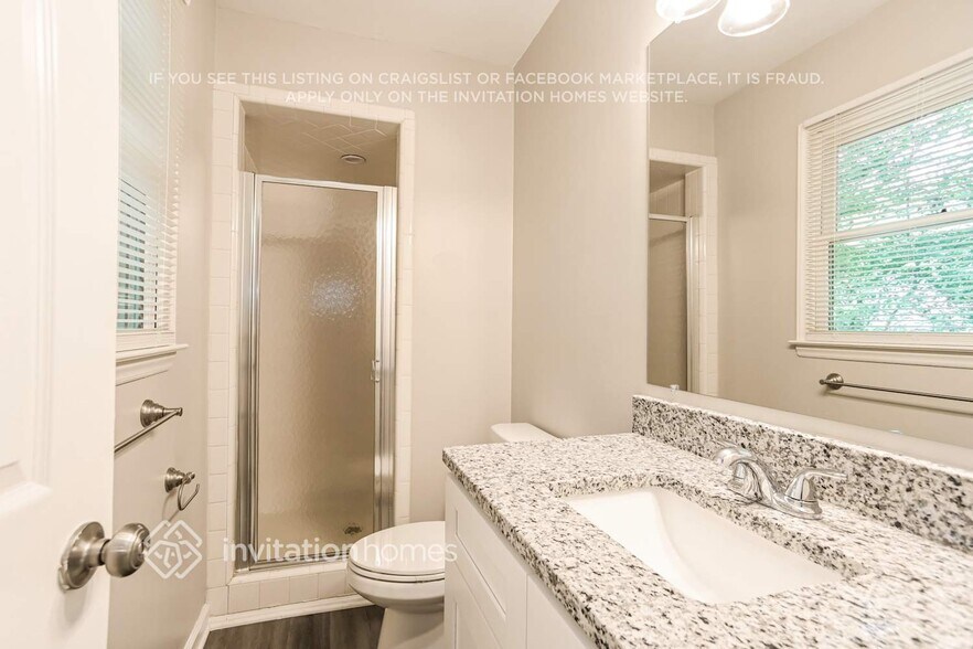 Building Photo - 8100 Sidras Ct