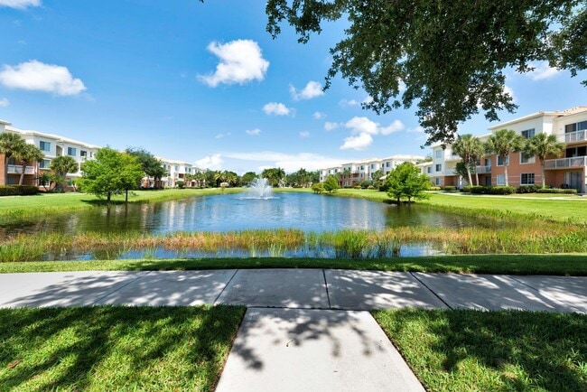 Building Photo - 5205 Myrtlewood Cir E