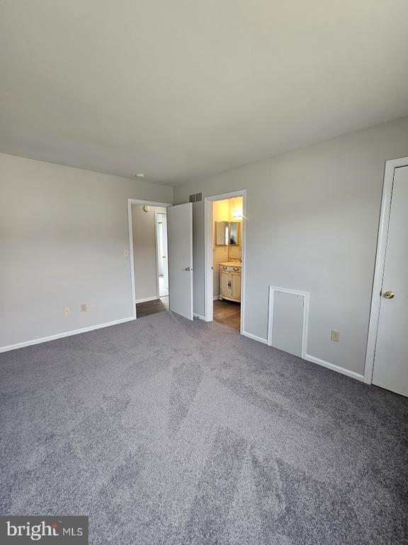 Building Photo - 33 Fieldstone Ct