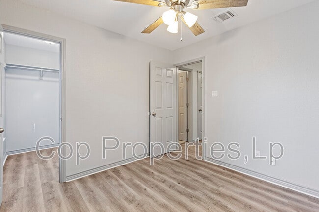 Building Photo - 1 Dunthorte Ln