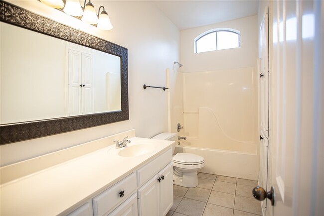 Building Photo - 12437 Old Millstone Dr