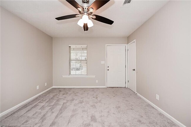 Building Photo - 8990 Sterling Ridge Ln