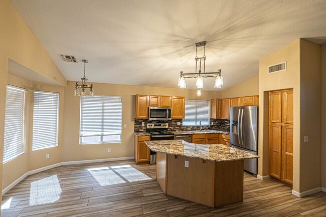 Building Photo - Great Location!!  4 Bedroom Home in Gilbert!!