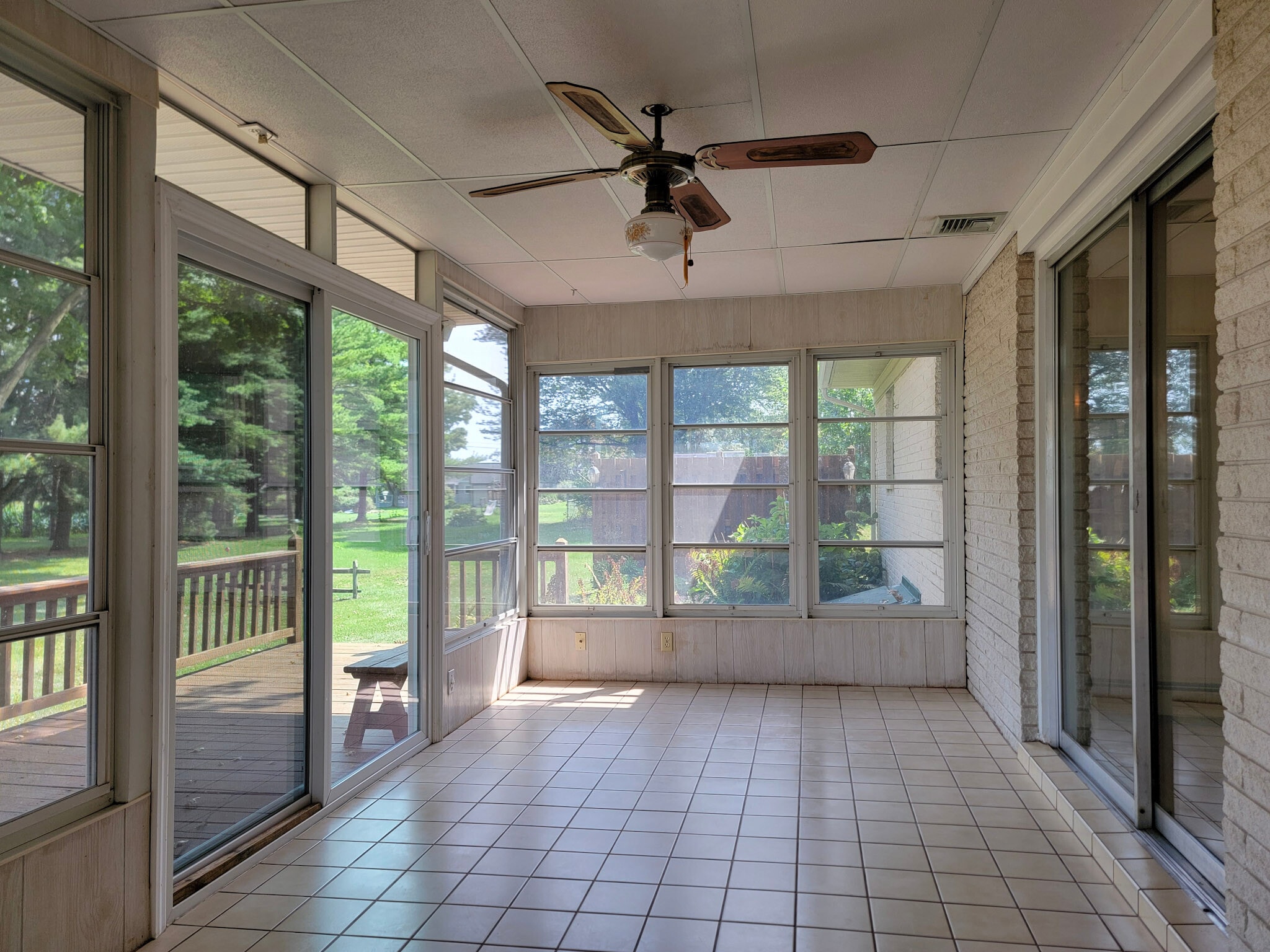 Building Photo - 609 W Orange St