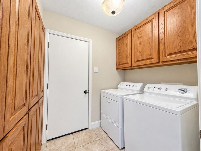 Building Photo - 15531 Mosscove Cir