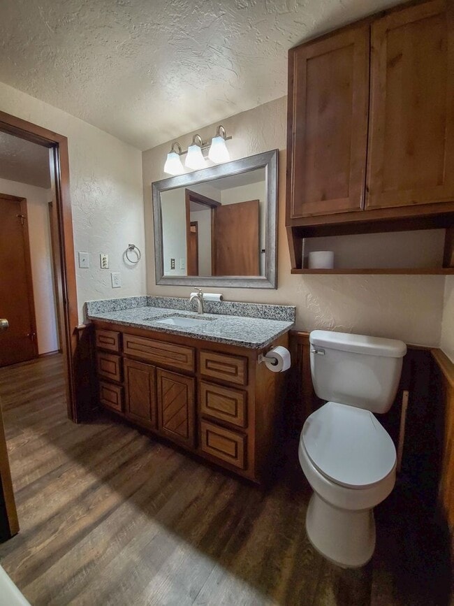 Building Photo - 3 bedroom 2 bath home in Shawnee