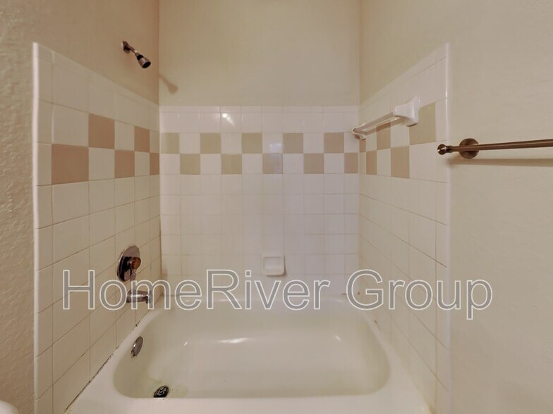 Building Photo - 9312 Crescent Loop Cir