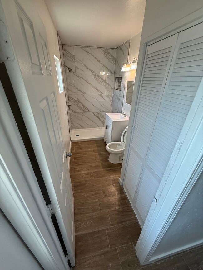 Building Photo - 415 Jeffrey St