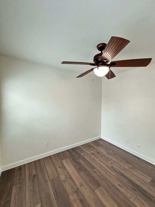 Building Photo - Anaheim 3 Bedroom 2.5 Bath Townhome - 1 Ca...