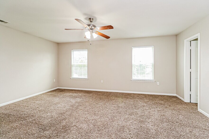 Building Photo - 1742 Eastway Dr