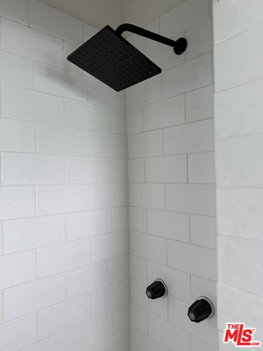 Building Photo - 44 Rose Ave