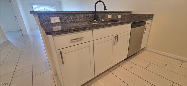 Building Photo - 919 Andalusia Blvd