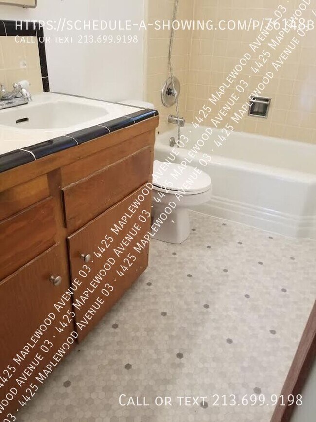 Building Photo - 4425 W Maplewood Ave