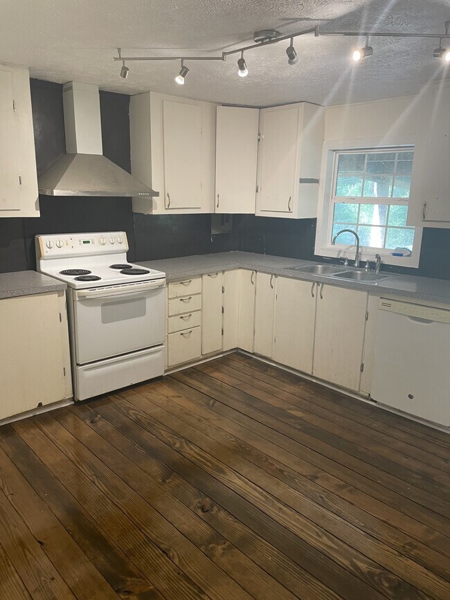 Building Photo - 2616 John Rankin Hwy