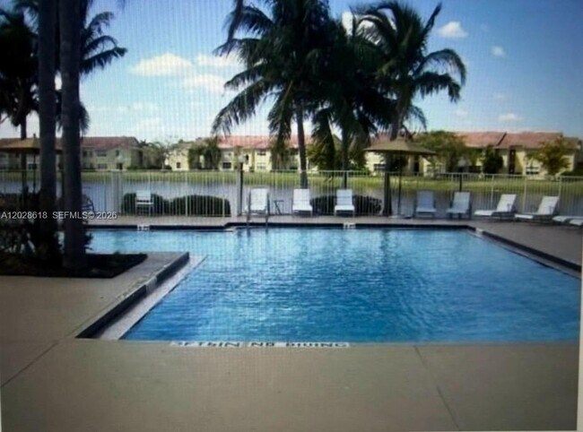 Building Photo - 731 Vista Isles Dr