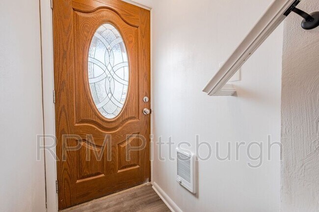 Building Photo - 1228 Washington Pike