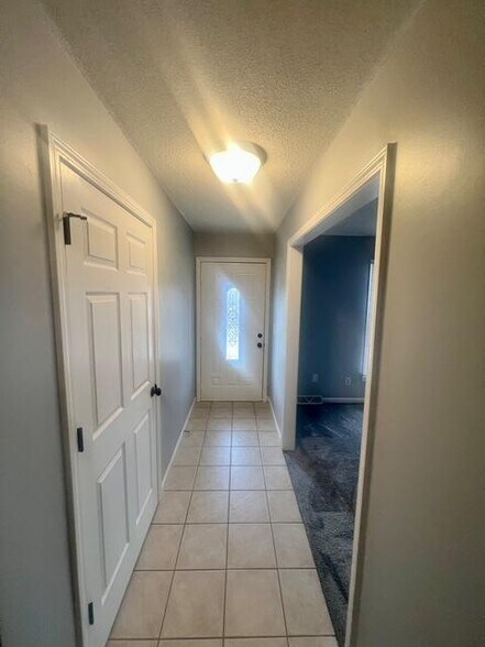 Building Photo - 5709 NW High Dr